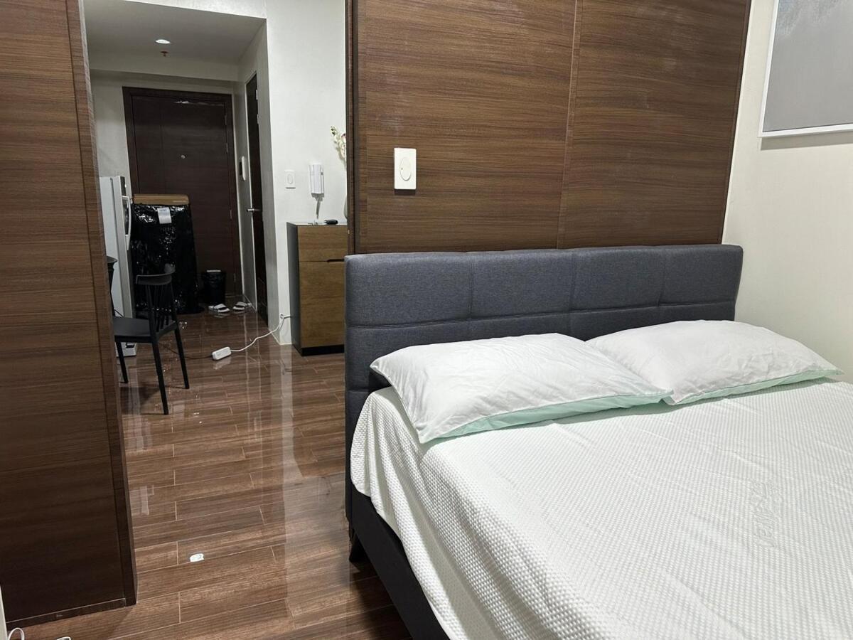 Amenity View At Air Residences Condo, Ayala Ave Makati Apartment