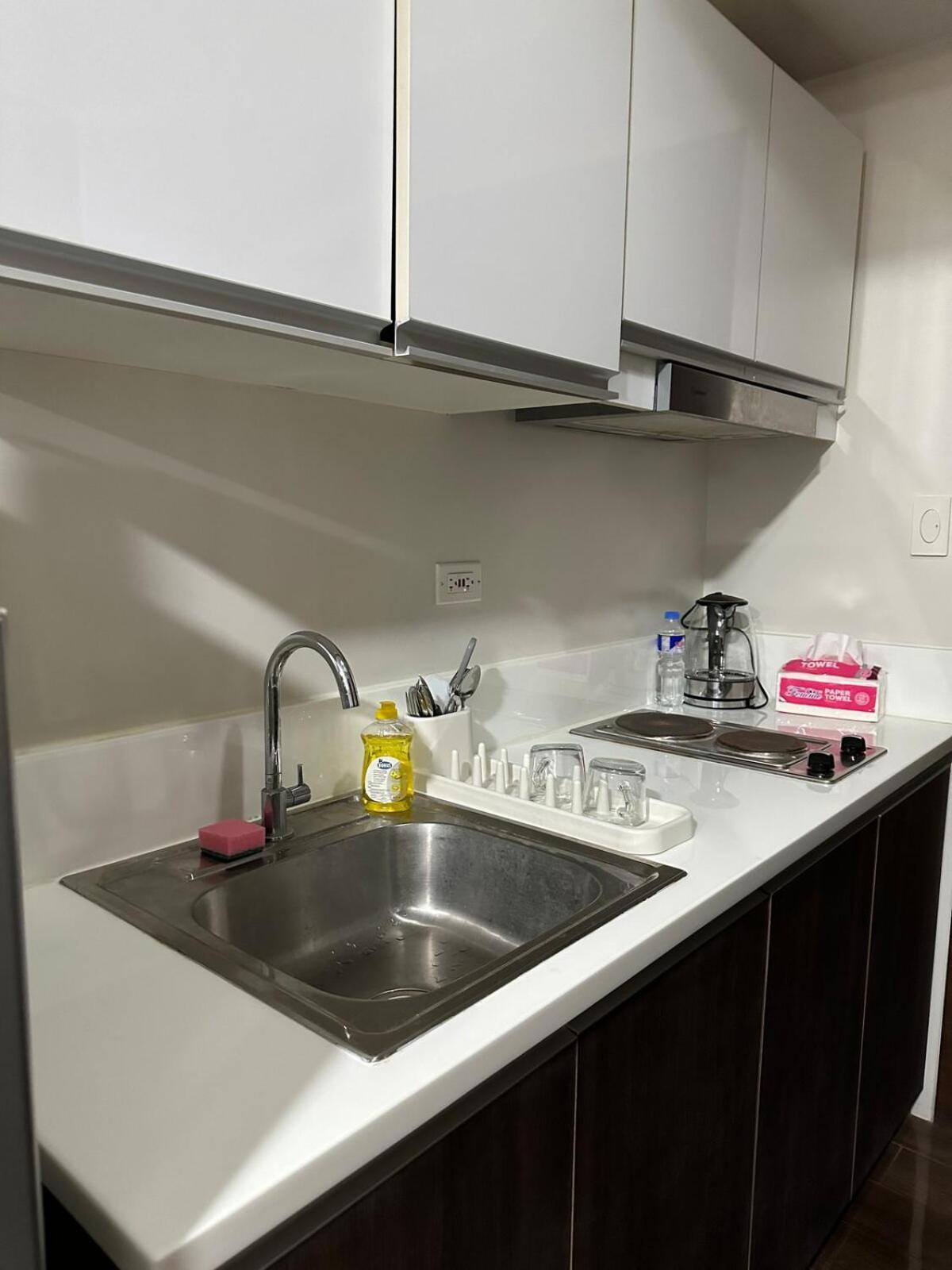 Apartment Amenity View At Air Residences Condo, Ayala Ave Makati *