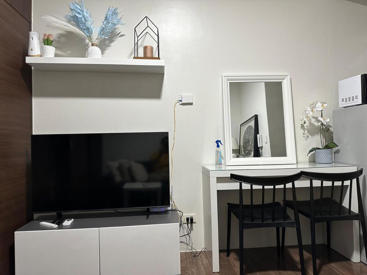 Amenity View At Air Residences Condo, Ayala Ave Makati *
