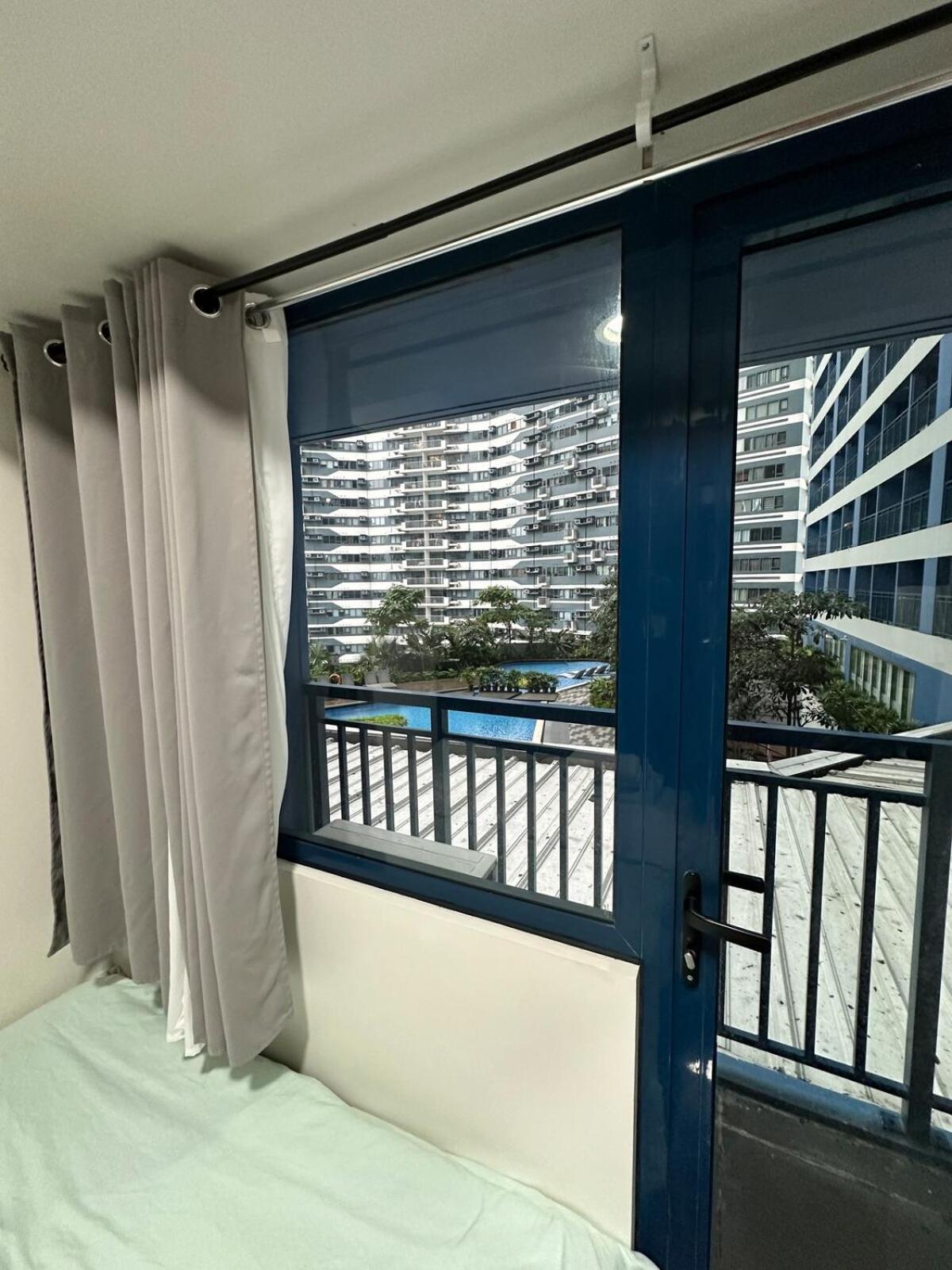 Amenity View At Air Residences Condo, Ayala Ave Makati Apartment *