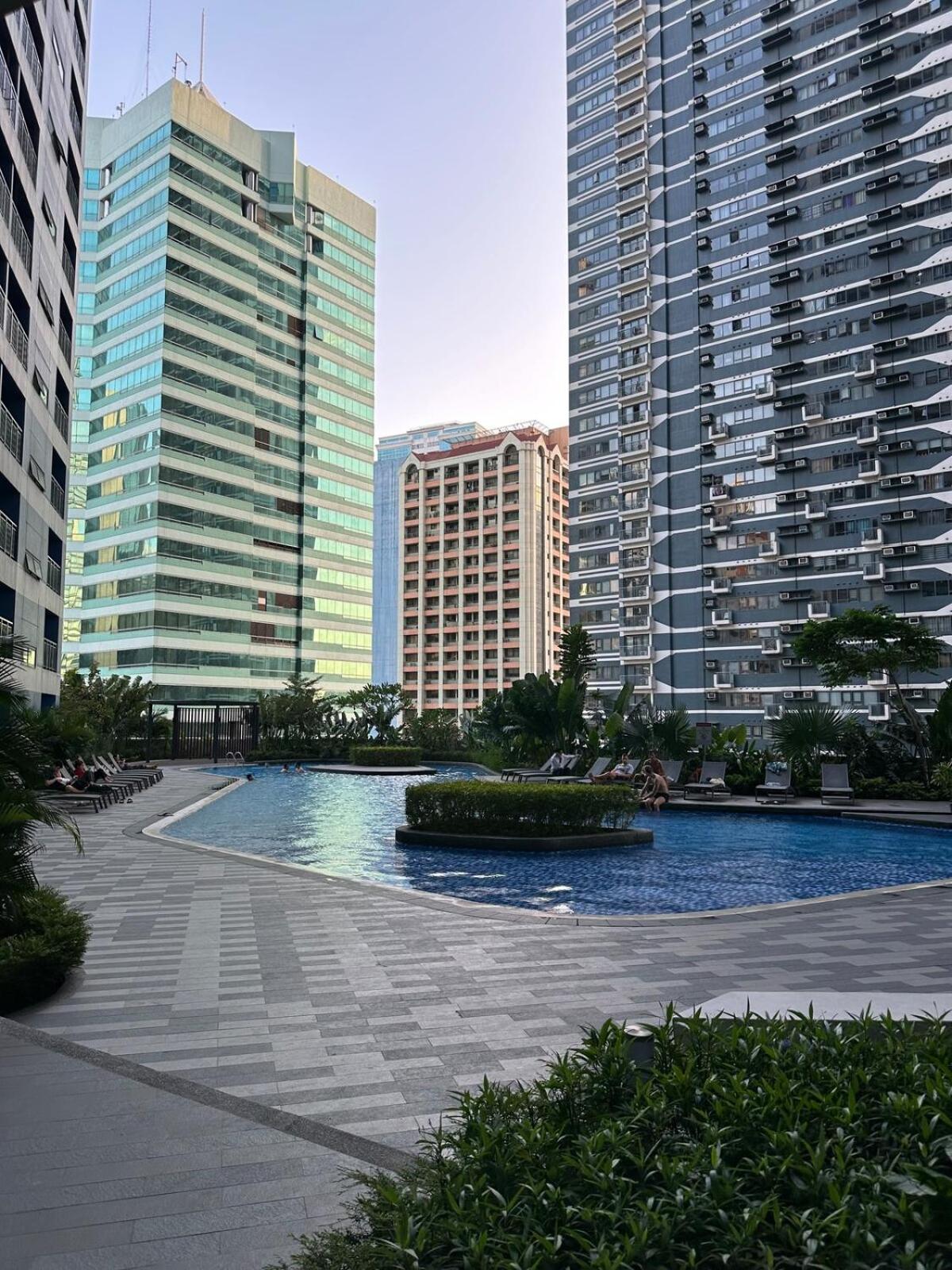 Apartment Amenity View At Air Residences Condo, Ayala Ave Makati Manila