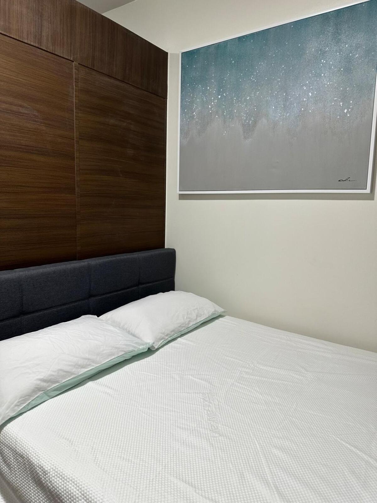 Amenity View At Air Residences Condo, Ayala Ave Makati Apartment *